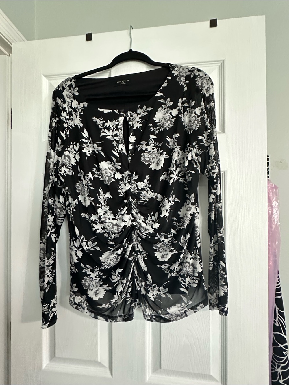 Lane Bryant Black & White Floral Ruched Long Sleeve Top
